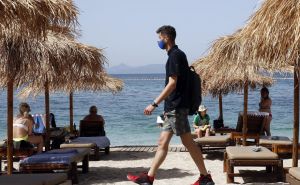 Foto: EPA-EFE / Plaže u Grčkoj