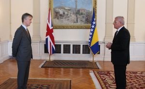 Foto: Ambasada Velike  Britanije / Julian Reilly kod Džaferovića