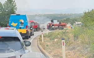 Foto: Vrisak.info / Na Visokoj glavici se zapalio teret na kamionu