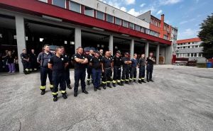 Foto: Vlada KS / Postrojavanje sarajevskih vatrogasaca