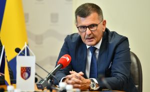 Foto: A.K./Radiosarajevo.ba / Potpisan ugovor o rekonstrukciji terena na stadionu Asim Ferhatović-Hase