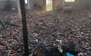 Foto: Facebok / Posljedice paljenja kuće u Tešnju