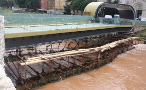 Foto: Dž.K./Radiosarajevo / Most Festina Lente-oštećena skela