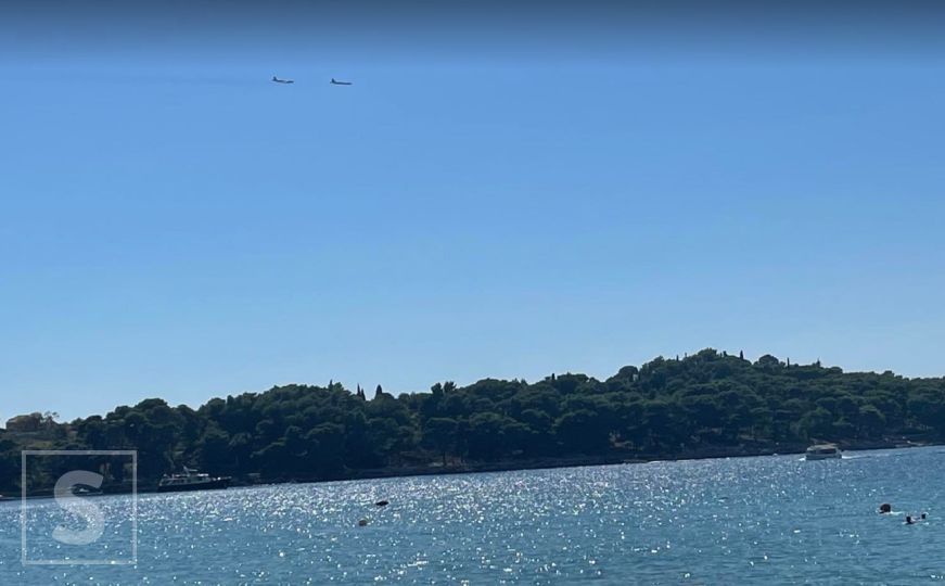 Bombarderi B-52 iznad Dubrovnika
