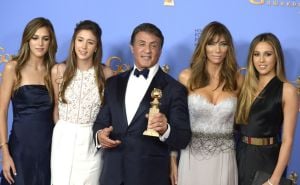 Foto: EPA-EFE / Stallone sa suprugom i kćerkama