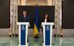 Foto: Naša stranka / Sabina Ćudić i Edin Forto u Kijevu