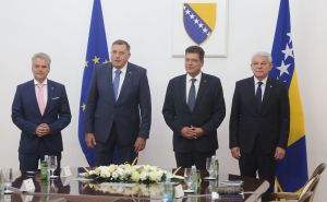 Foto: Dž.K./Radiosarajevo / Janez Lenarčič sa članovima Predsjedništva BiH