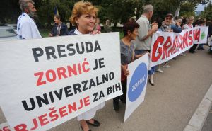 Foto: Dž.K./Radiosarajevo / Protest građana ispred OHR-a