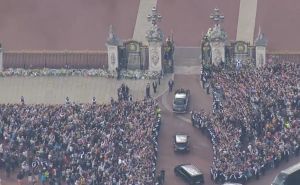 Foto: Twitter / Charles III stigao u London