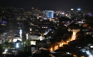 Foto: A.K./Radiosarajevo.ba / Sarajevo noću, pred kišu