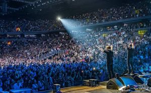Foto: Facebook / Popularni dvojac 2Cellos održao posljednji koncert
