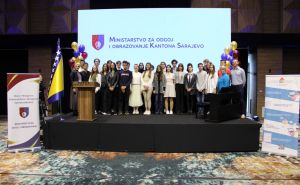Foto: Vlada Kantona Sarajevo / Dodijela nagrada uspješnim učenicima