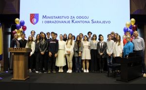 Foto: Vlada Kantona Sarajevo / Dodijela nagrada uspješnim učenicima