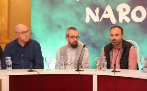 Foto: Dž.K./Radiosarajevo / Press konferencija predstave “Što na podu spavaš” - Dražen Ferenčina, Darko Cvijetić i Dino Mustafić