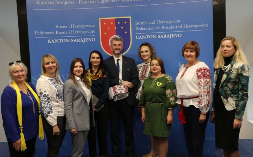 Edin Forto sa članicama Demokratske mreže žena Ukrajine