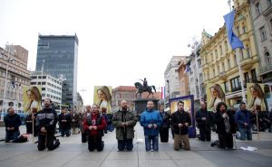 Foto: Anadolija / Molitva na glavnom zagrebačkom trgu