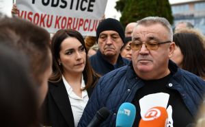 Foto: N. G. / Radiosarajevo.ba / Izlazak iz Suda nakon presude u slučaju Dženan Memić