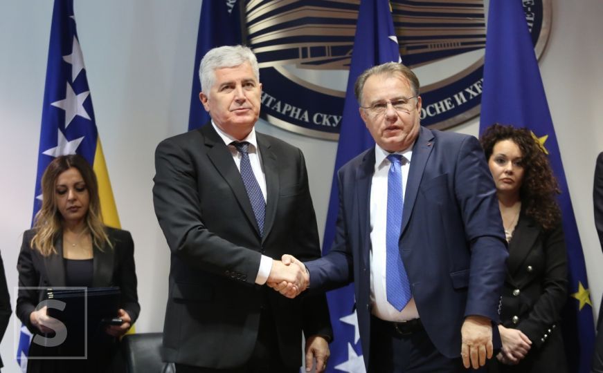 Čović i Nikšić potpisali sporazum