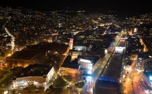 Foto: EU Delegacija / Sarajevski mostovi osvijetljeni u bojama EU
