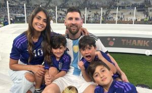 Foto: Instagram / Lionel Messi sa porodicom