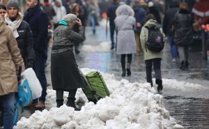 Foto: Dž. K. / Radiosarajevo.ba / Oprezno, Sarajlije! Led i snijeg padaju s krovova