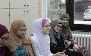 Foto: Faruk Vele / Djevojke s hidžabom prošetale Banjom Lukom