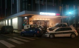 Foto: A. Č. / Radiosarajevo.ba / Pripadnici MUP-a KS ispred hotela u Sarajevu