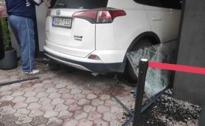 FOTO: Radiosarajevo.ba / Saobraćajna nesreća u Pehlivanuši
