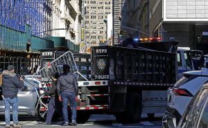 Foto: EPA / Policija u New Yorku sprema barikade