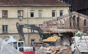 Foto: Dž. K. / Radiosarajevo.ba / Uklanjanje ruševina na Marijin Dvoru