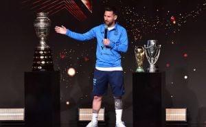 Foto: Twitter / Leo Messi na ceremoniji La Noche de las Estrellas