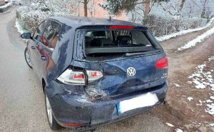Foto: Čitalac/Radiosarajevo.ba / Pričinjena materijalna šteta na vozilima
