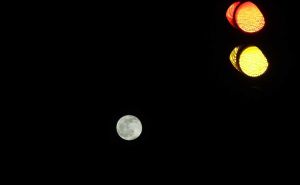 Foto: Dž. K. / Radiosarajevo.ba / Ružičasti mjesec iznad Sarajeva