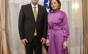 Radiosarajevo.ba / Denis Bećirović sa suprugom Mirelom Bećirović