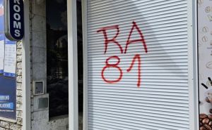 Foto: Facebook / Mostar prekriven grafitima navijača Veleža