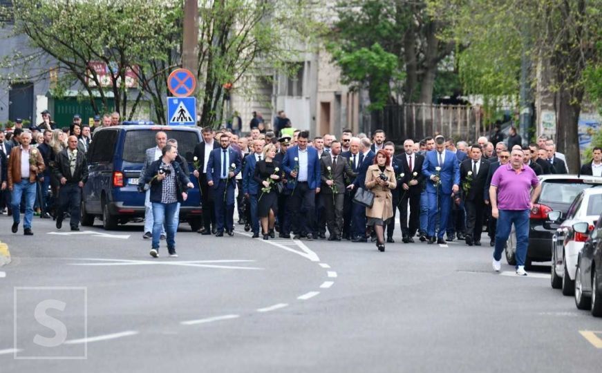 Delegacije iz RS-a stigle u ul. Hamdije Kreševljakovića