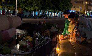 Foto: AA / Građani Podgorice odaju počast žrtvama tragedije u Srbiji