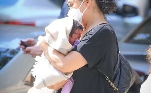 Foto: Daily Mail / Tiffany sa bebom