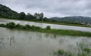 Foto: Kostajnica.com / Poplave blokirale Bosansku Kostajnicu