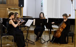 Foto: Almin Zrno  / Sa Sinfonietta u dvorani Cvjetko Rihtman