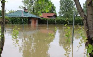 Foto: RINGIER / Poplavljeno naselje u Bosanskoj Dubici