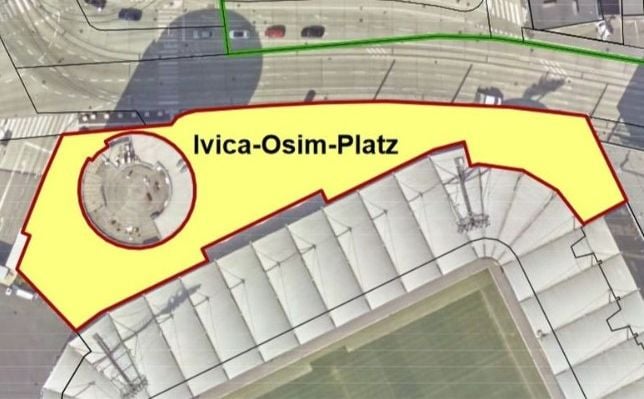 Trg Ivice Osima ispred stadiona
