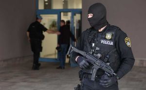 Foto: Dž. K. / Radiosarajevo.ba / Policajci uhapsili tri osobe
