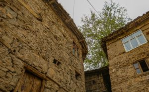 FOTO: AA / Stare kamene kuće u selu