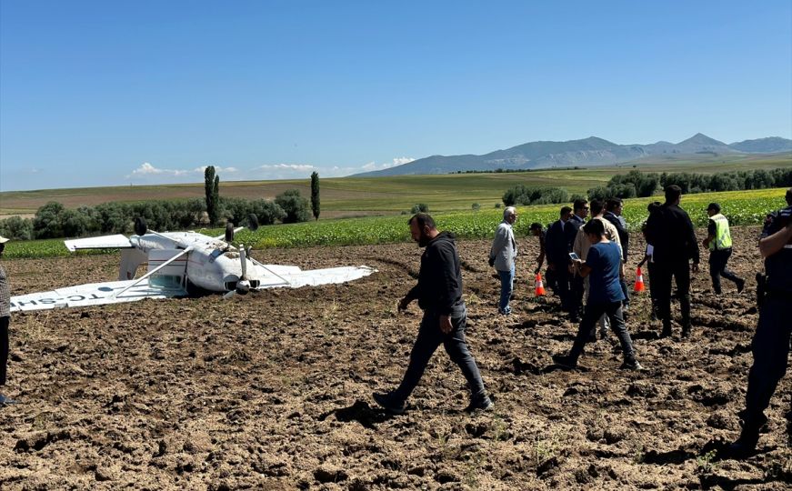 Avion prinudno sletio u Turskoj