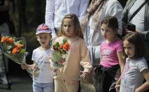 Foto: Anadolija  / Na Sedreniku obilježena 31. godišnjica masakra nad četvoro civila, među kojima troje djece