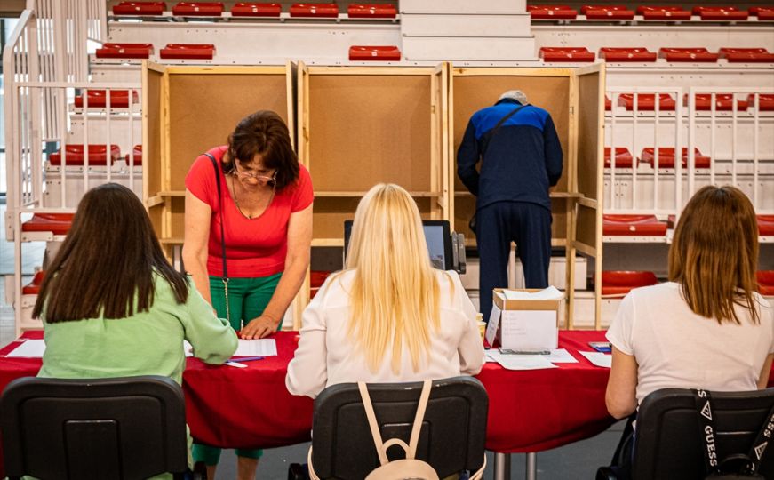 Otvorena birališta za parlamentarne izbore u Crnoj Gori
