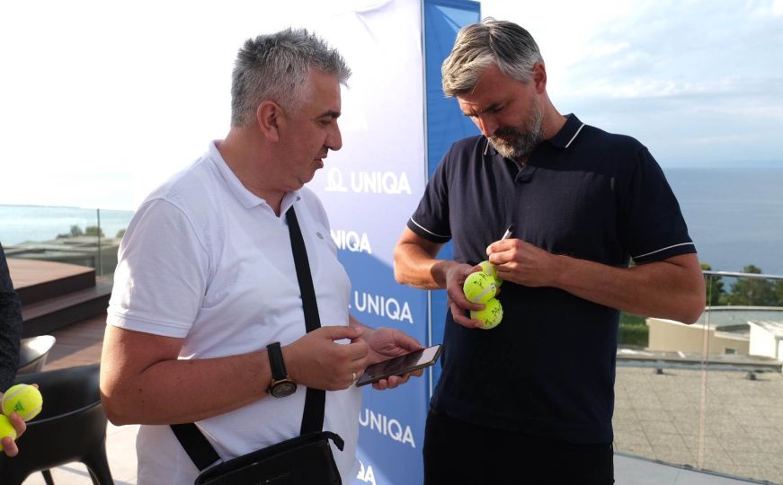 Goran je našem uredniku potpisao nekoliko teniskih loptica