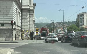 Radiosarajevo.ba / Zapalilo se vozilo u centru Sarajeva