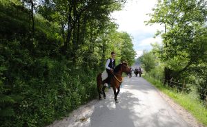 Foto: AA / Konjanici krenuli put Prusca